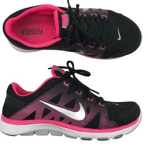 💕🖤 Pink and black Women Nike Runners.